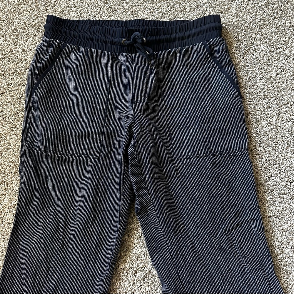 Athleta size 6 navy blue linen pants, white stripes, drawstring waist, pockets - Picture 4 of 8